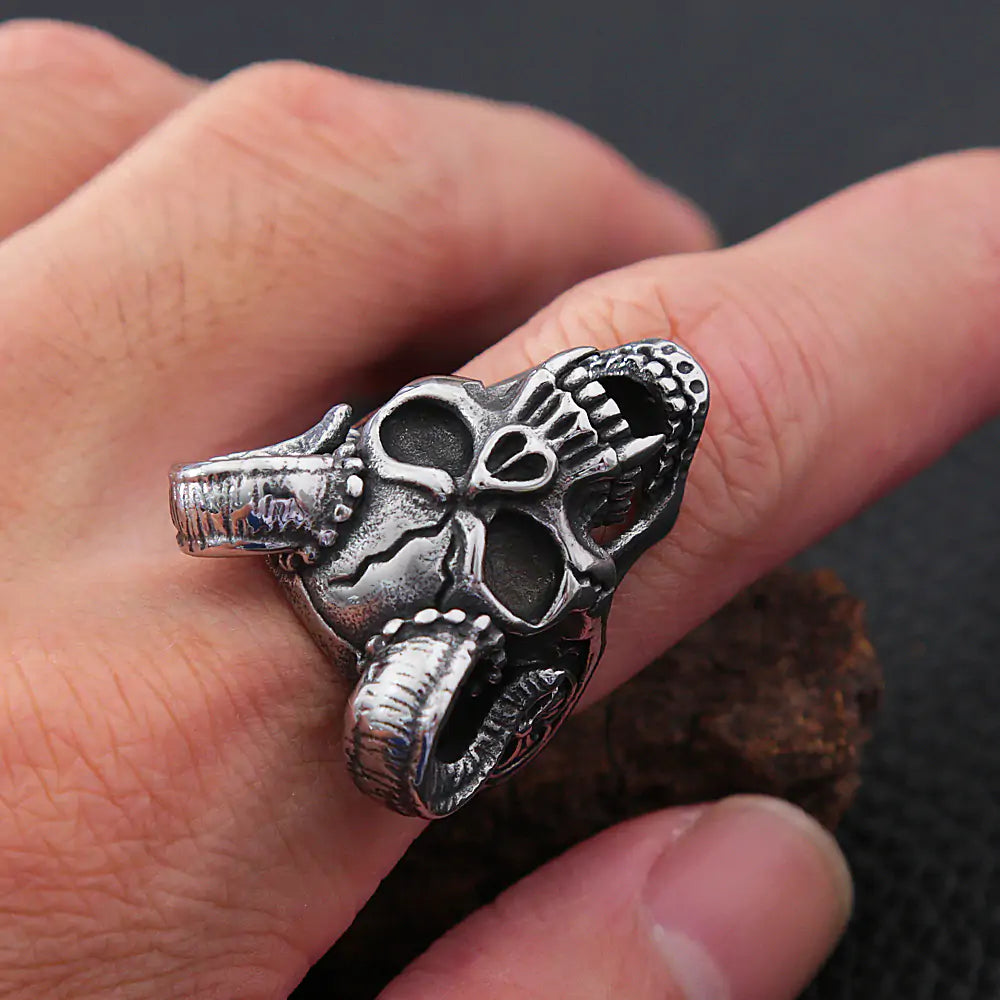 Gothic Vampire Skull Ring